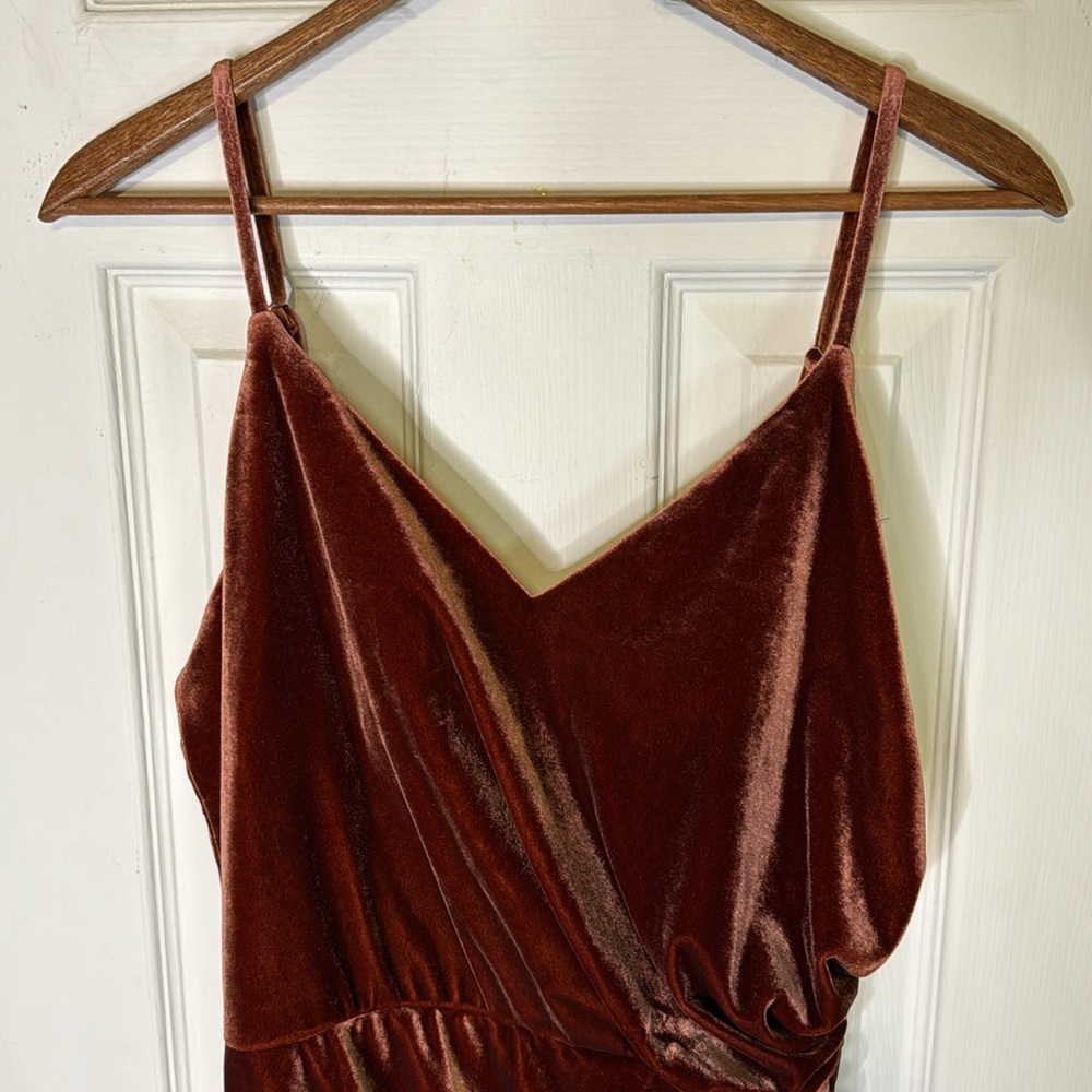Elegant Velvet Burgundy Dress - Picture 2 of 16